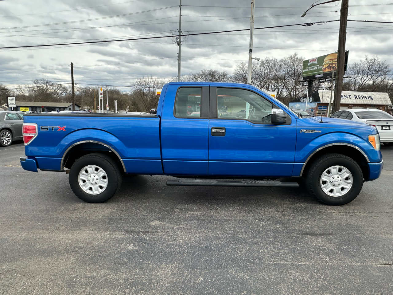 Ford F-150 2WD SuperCab 133" STX 2011