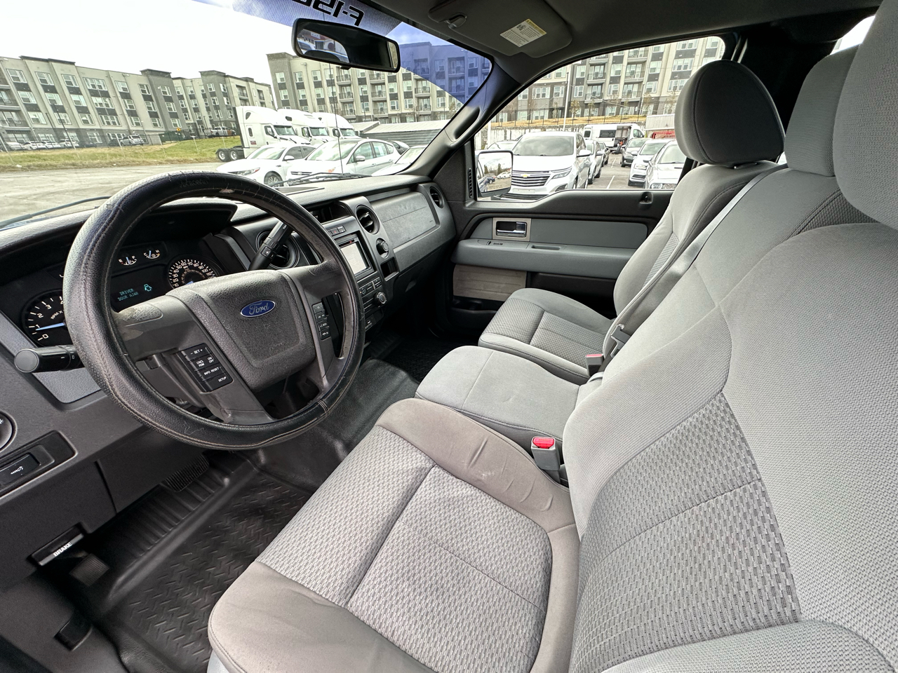 Ford F-150 2WD SuperCab 133" STX 2011