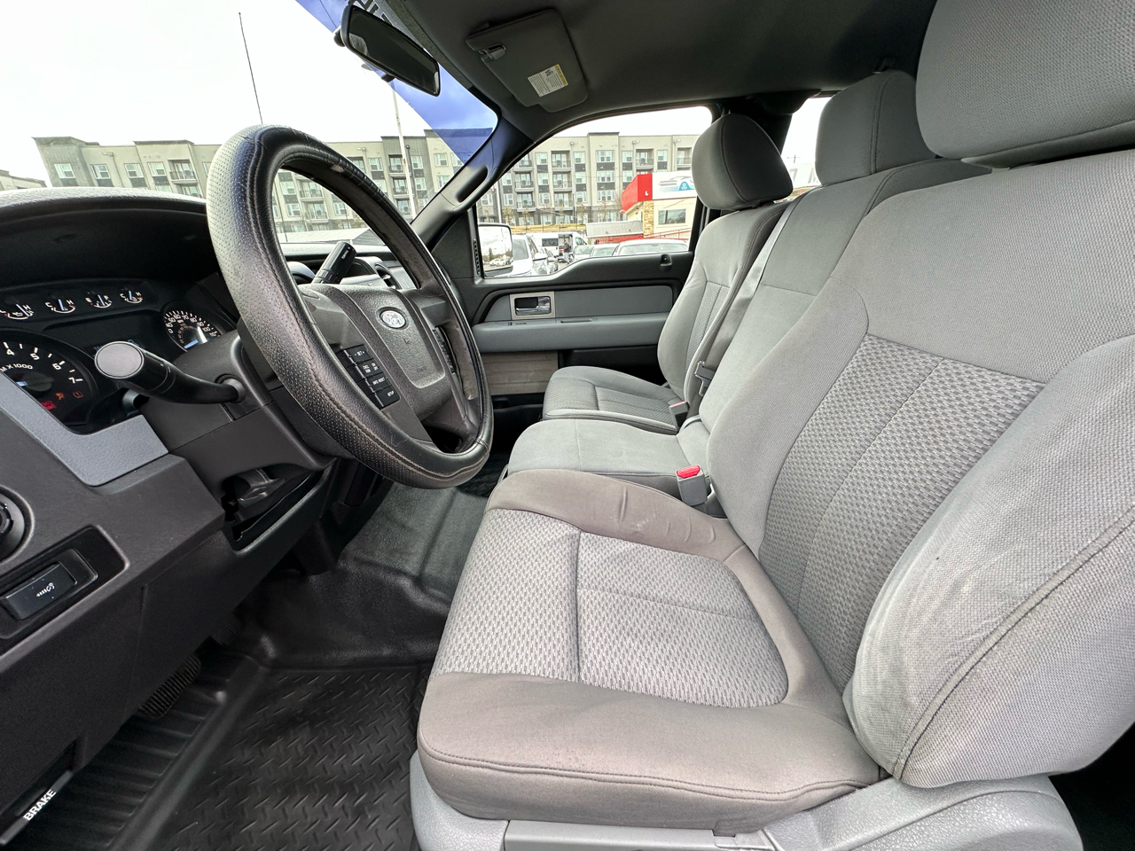 Ford F-150 2WD SuperCab 133" STX 2011