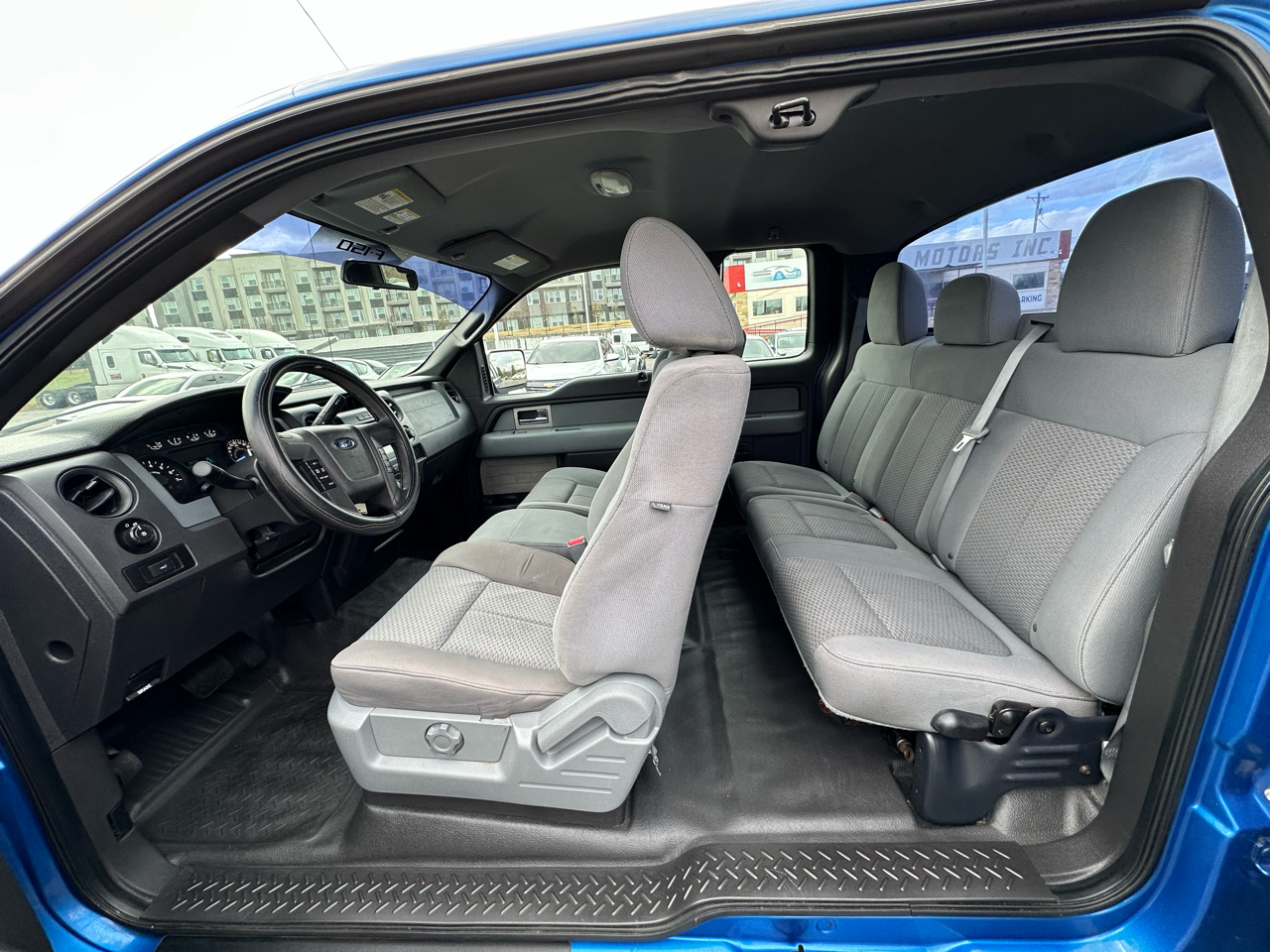 Ford F-150 2WD SuperCab 133" STX 2011