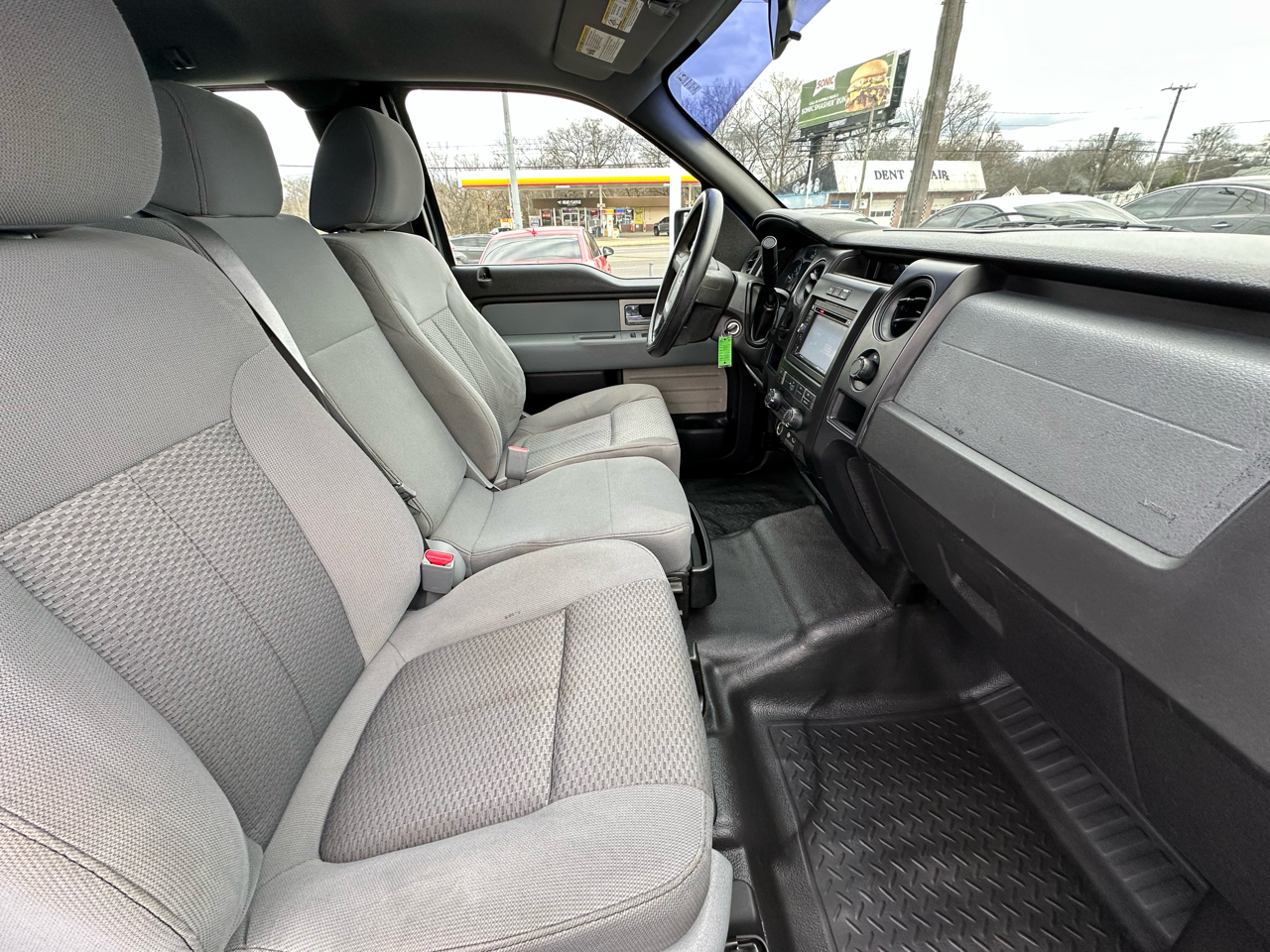 Ford F-150 2WD SuperCab 133" STX 2011