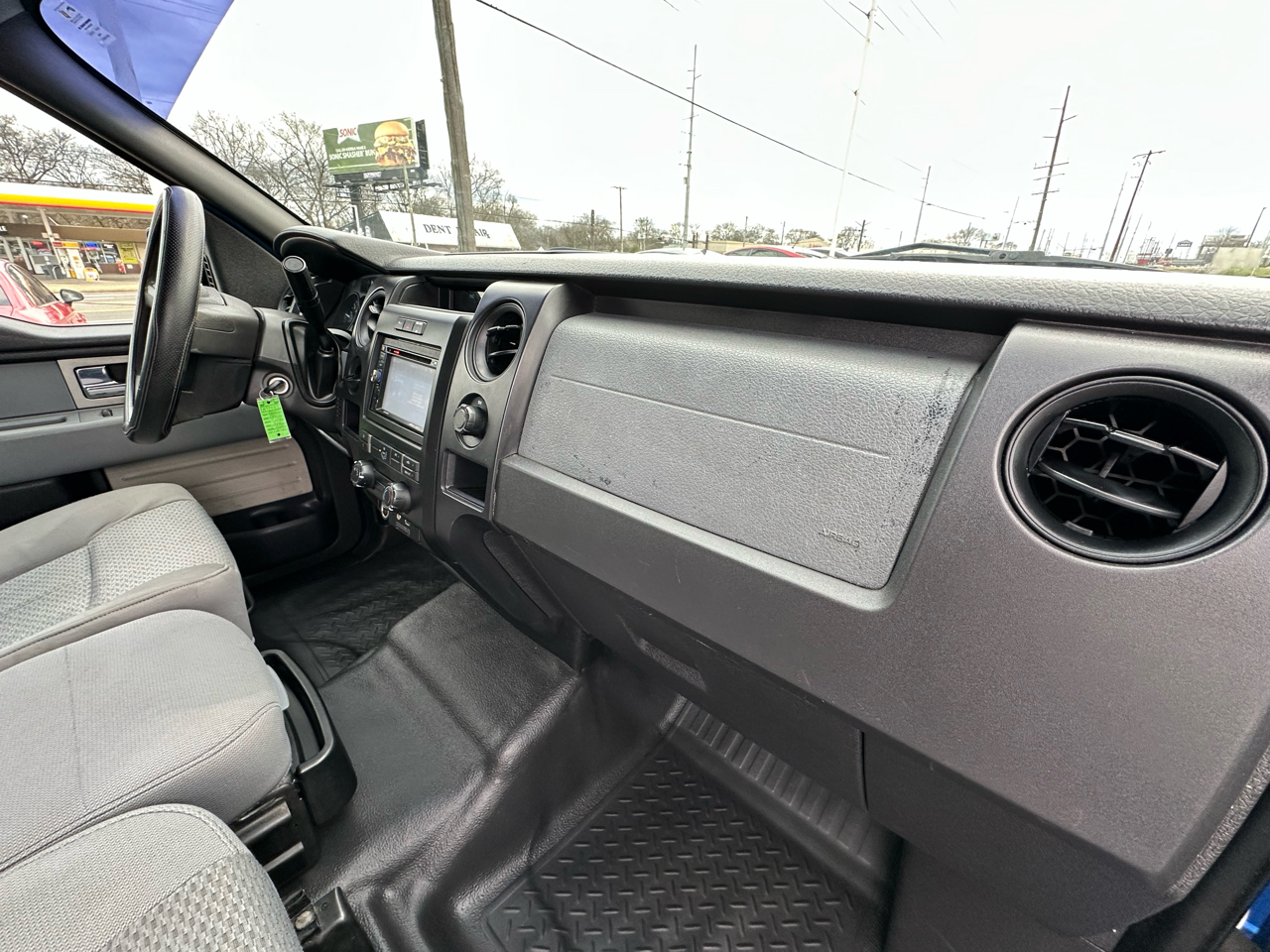 Ford F-150 2WD SuperCab 133" STX 2011