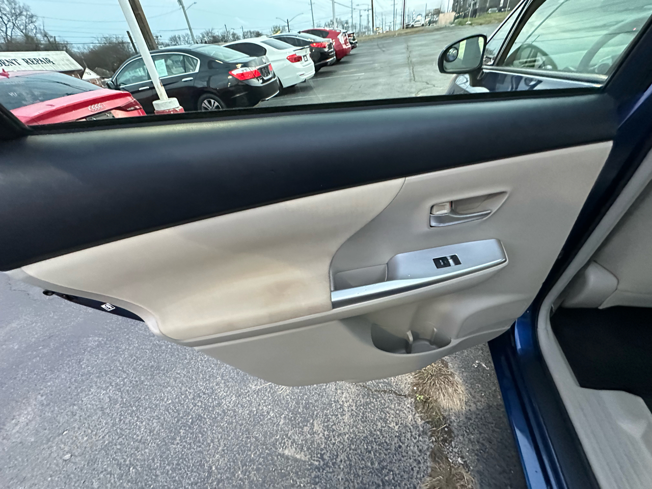 Toyota Prius V Two 2012