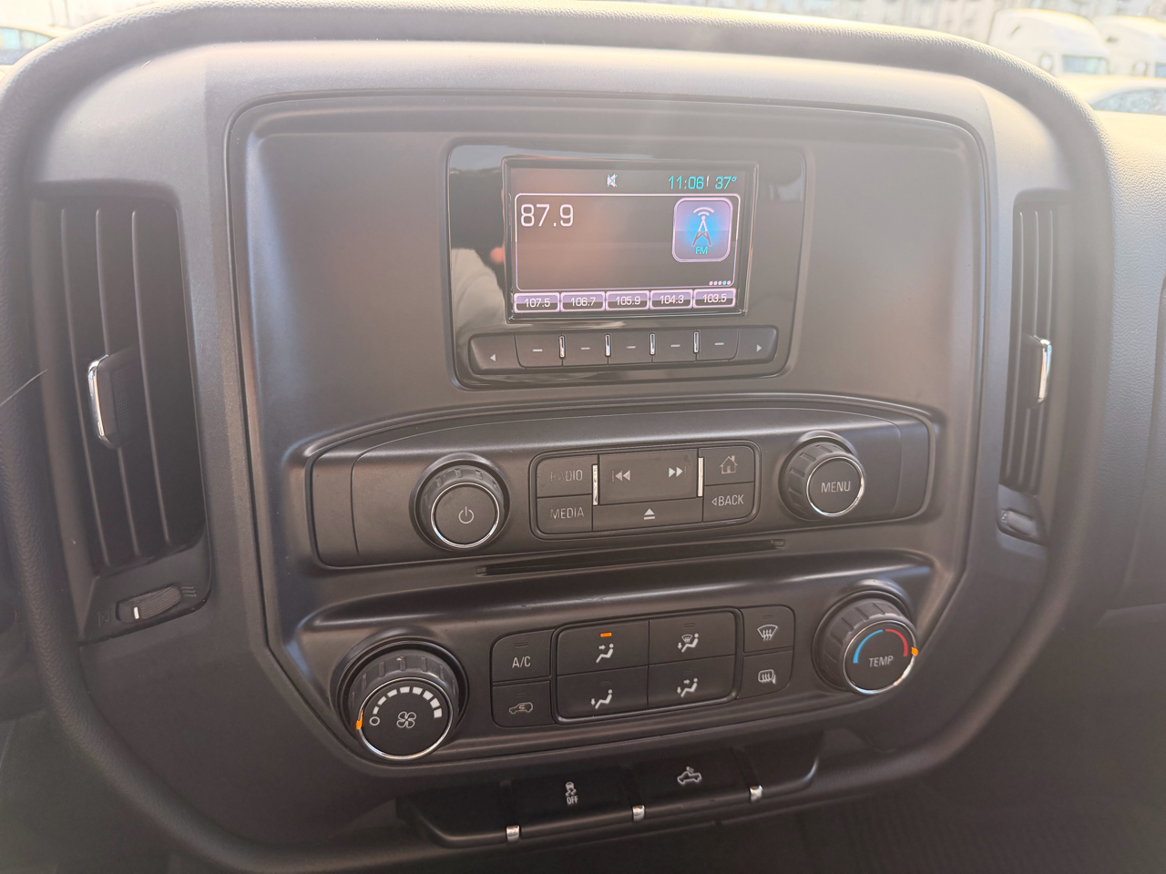 Chevrolet Silverado 1500 2WD Crew Cab 143.5" LS 2015