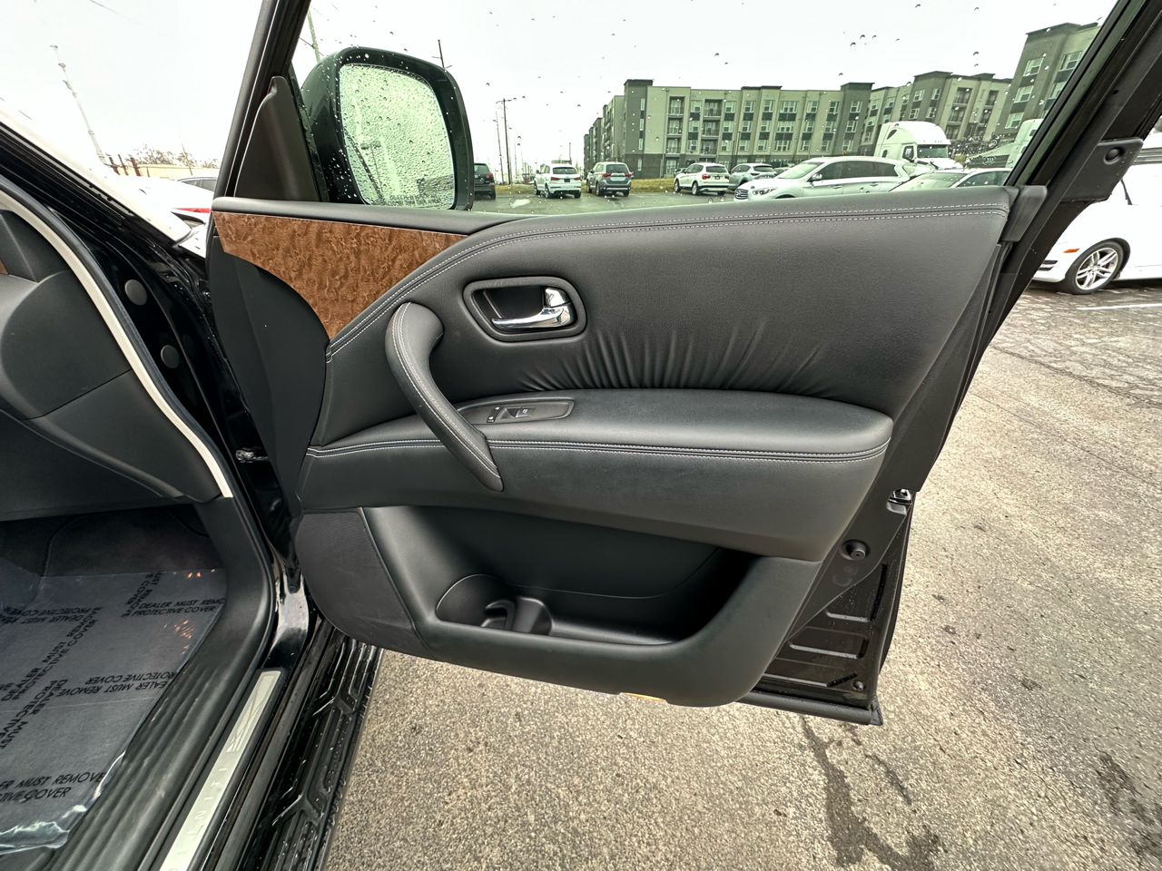 Infiniti QX80 2WD 2017