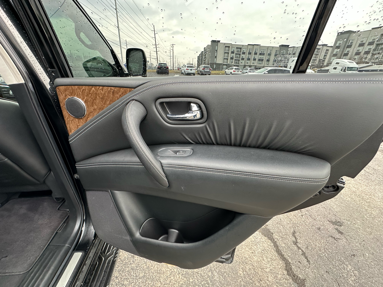 Infiniti QX80 2WD 2017