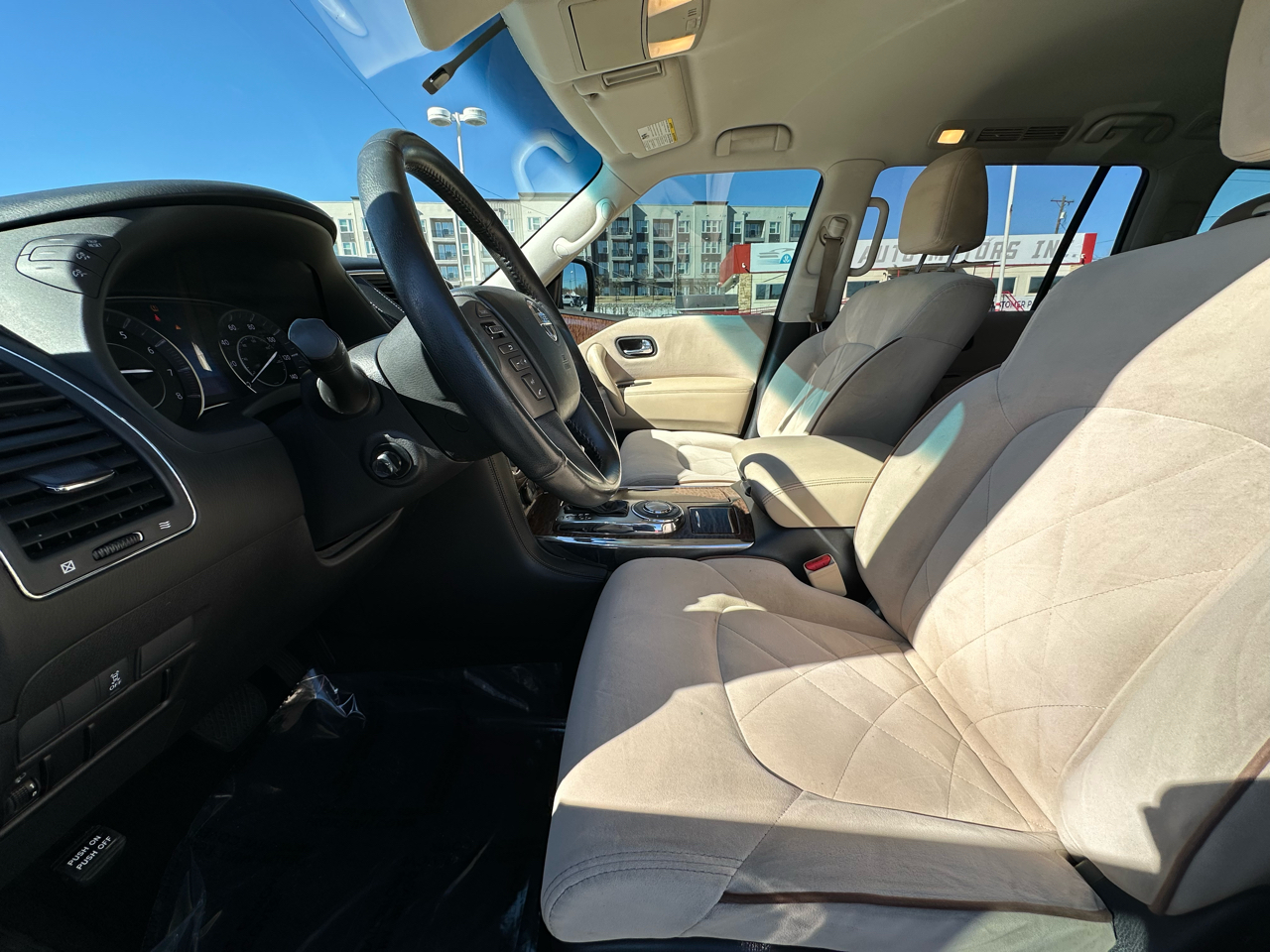 Nissan Armada Platinum 2WD 2017