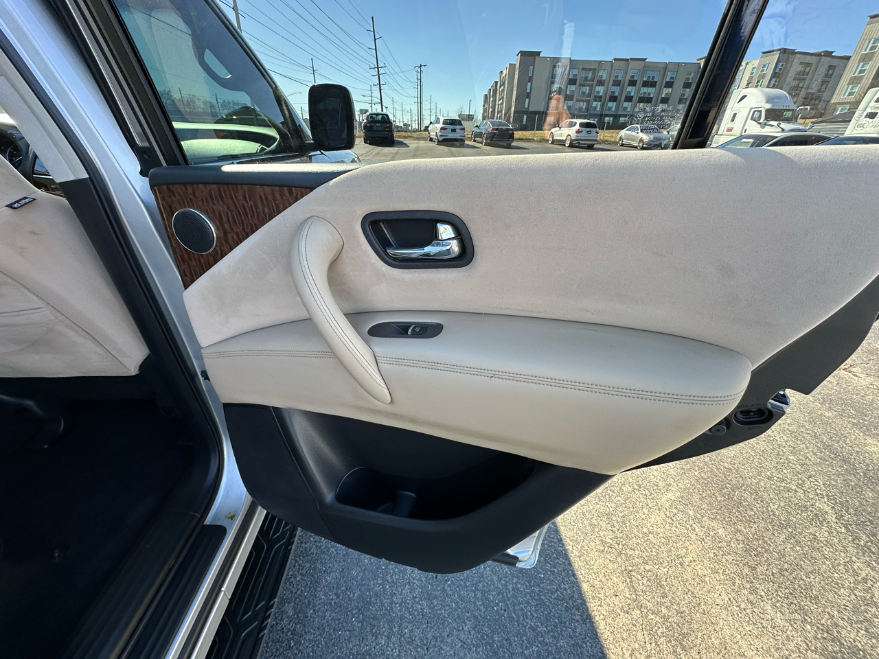 Nissan Armada Platinum 2WD 2017