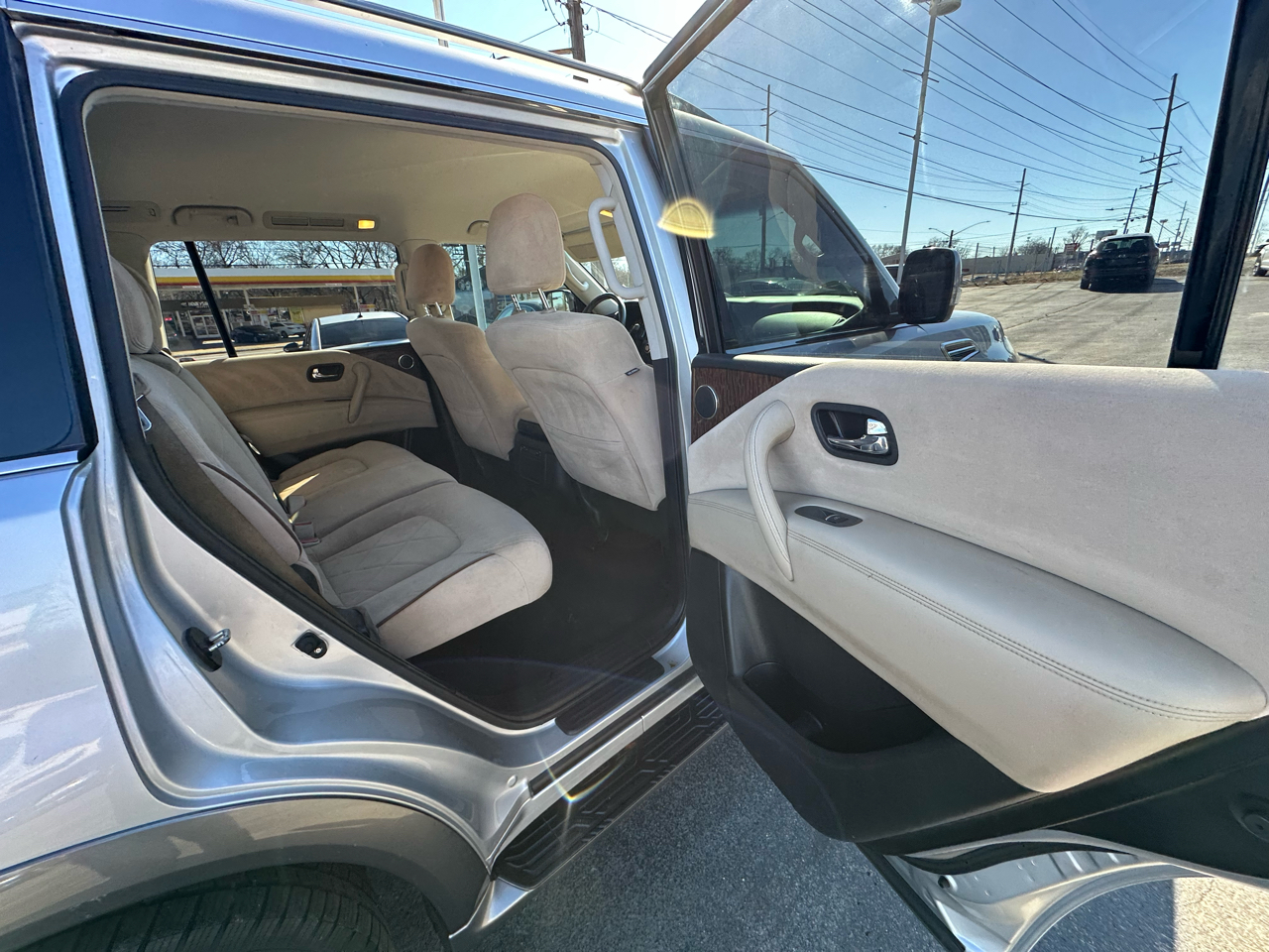 Nissan Armada Platinum 2WD 2017