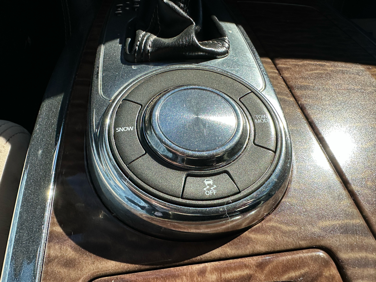 Nissan Armada Platinum 2WD 2017