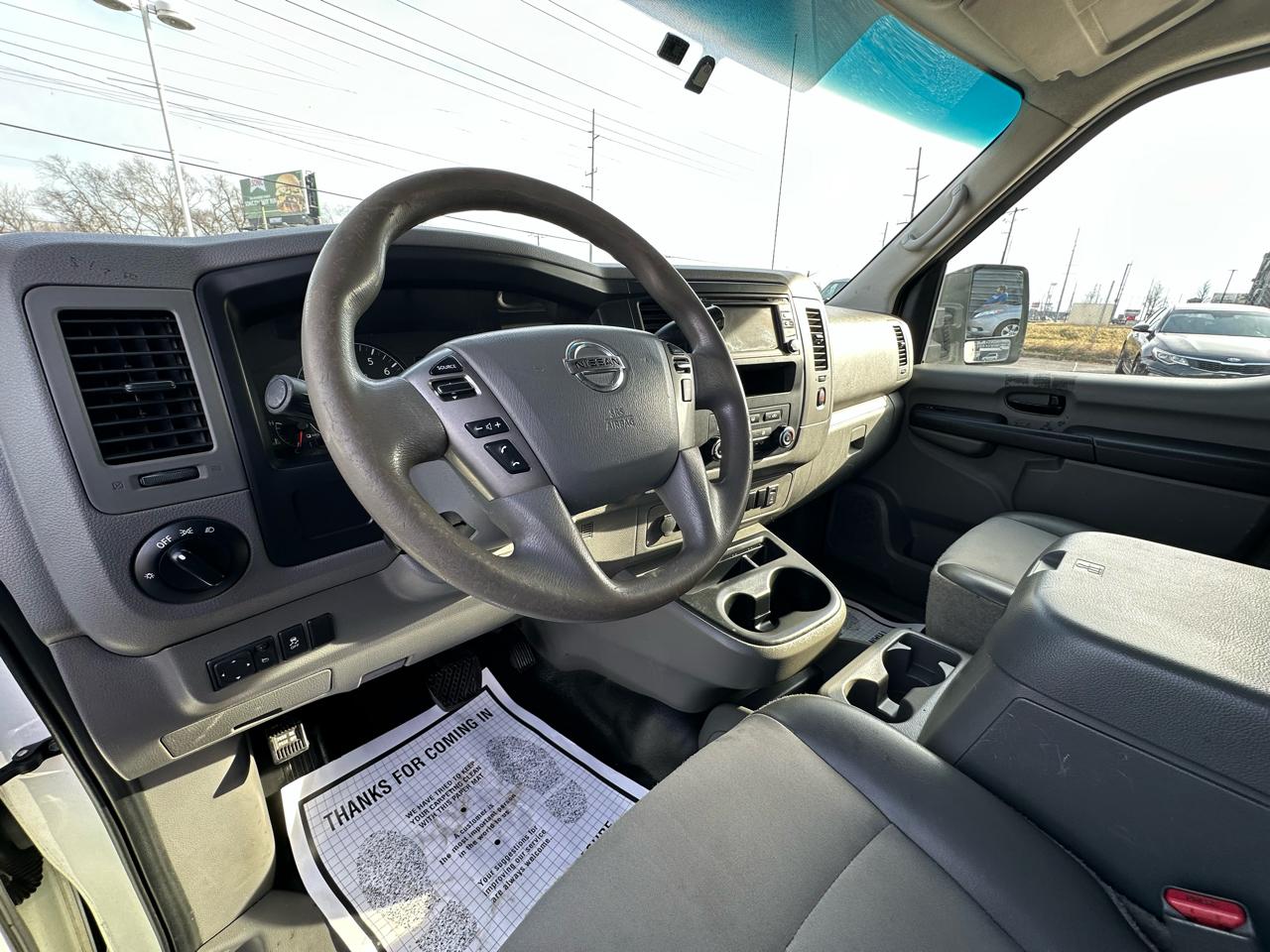 Nissan NV Cargo 3500 HD SV High Roof 2017