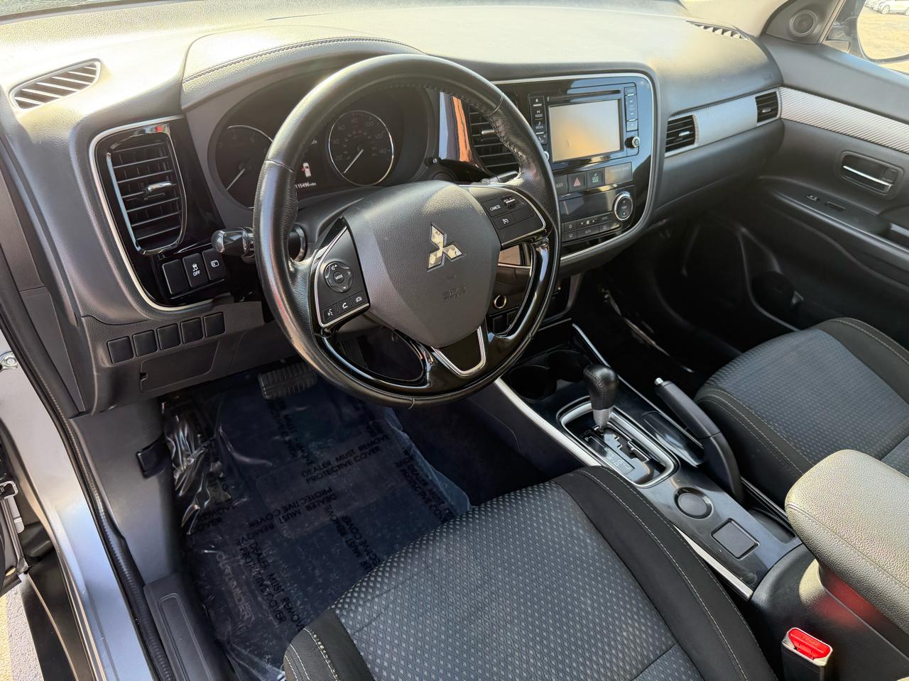 Mitsubishi Outlander ES 2WD 2017