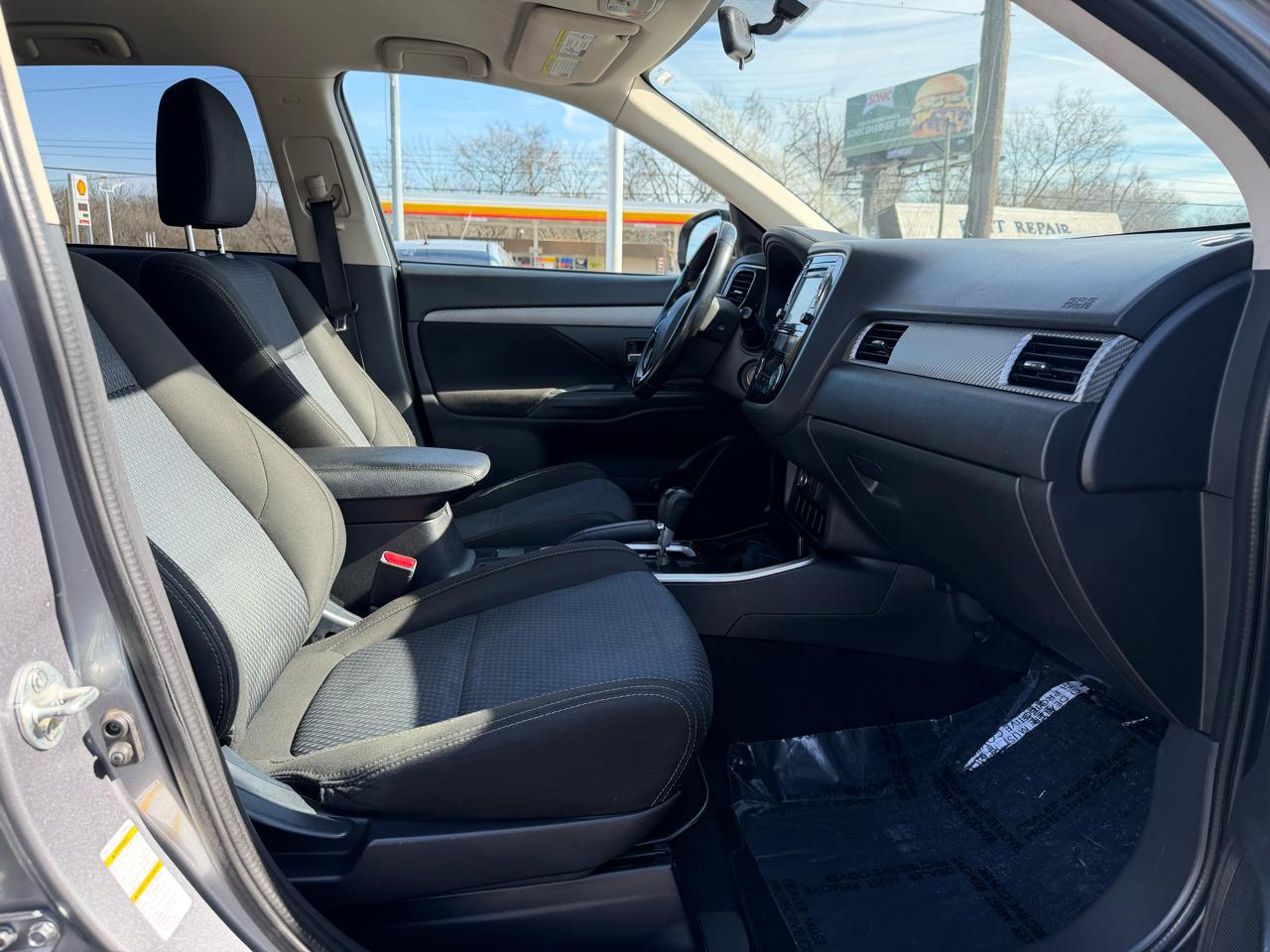 Mitsubishi Outlander ES 2WD 2017