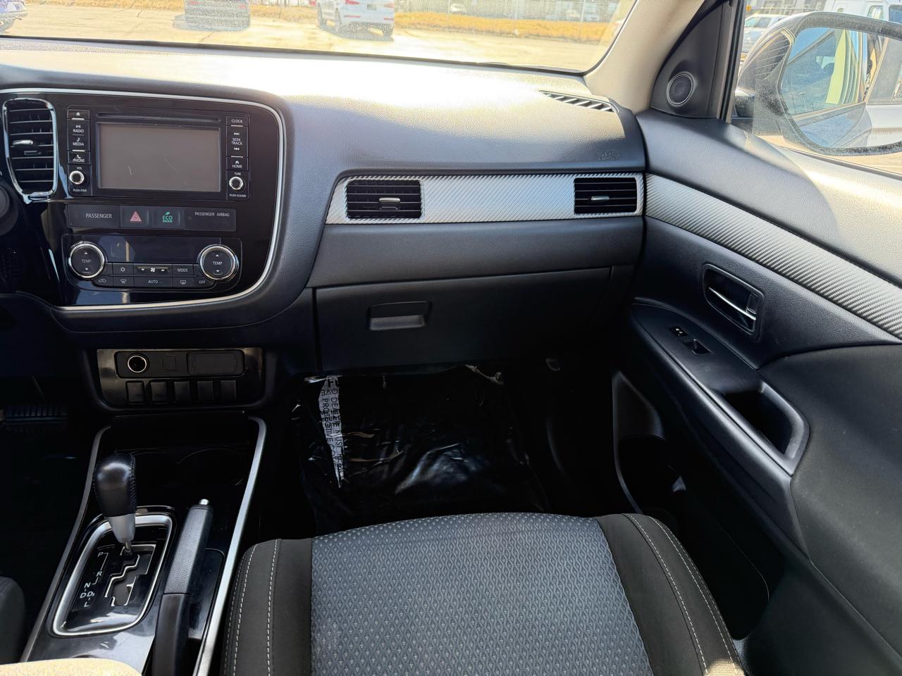 Mitsubishi Outlander ES 2WD 2017