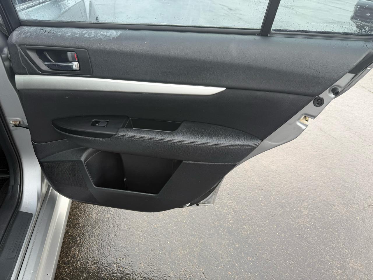 Subaru Legacy 2.5i Premium 2011