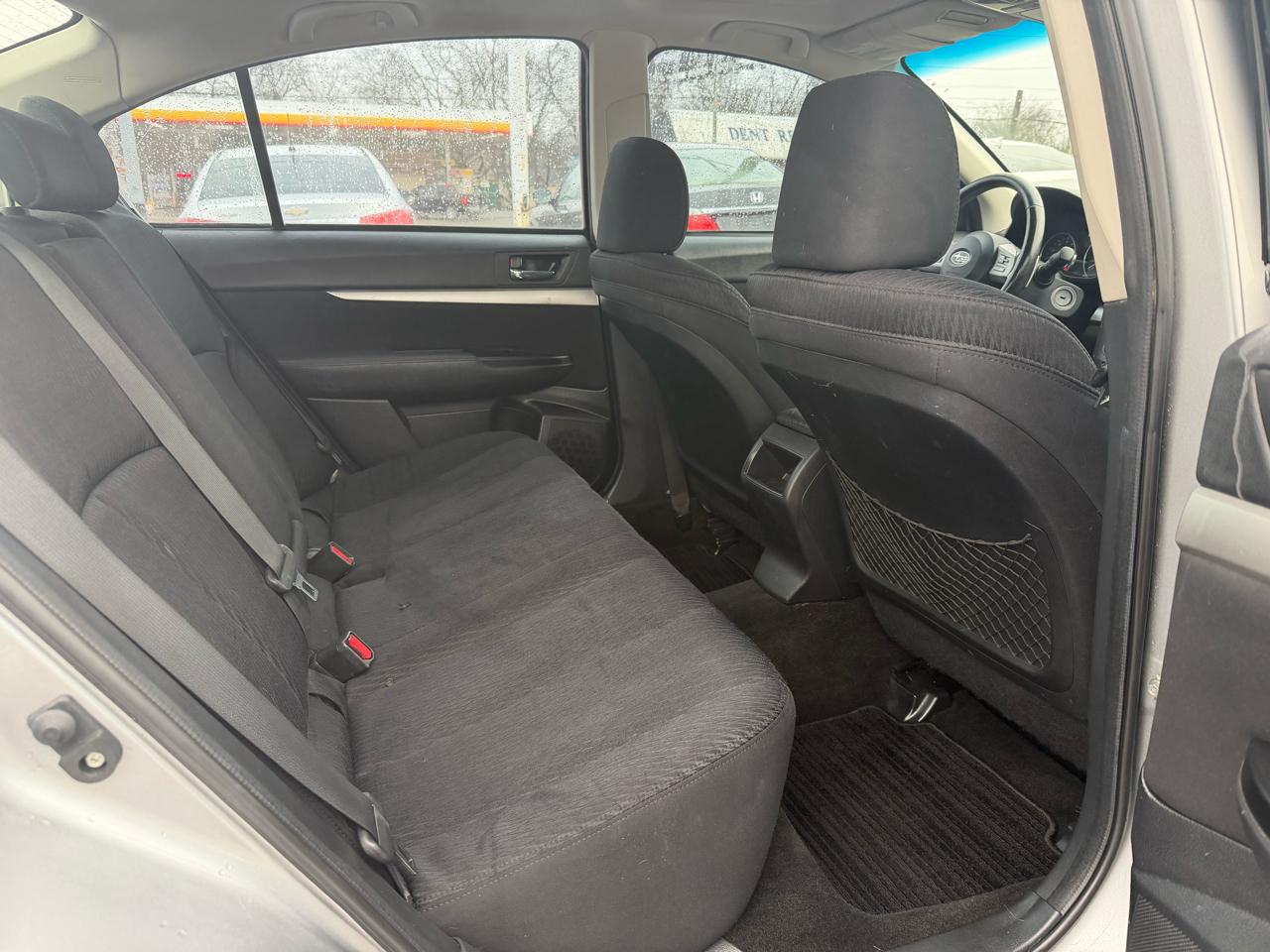 Subaru Legacy 2.5i Premium 2011