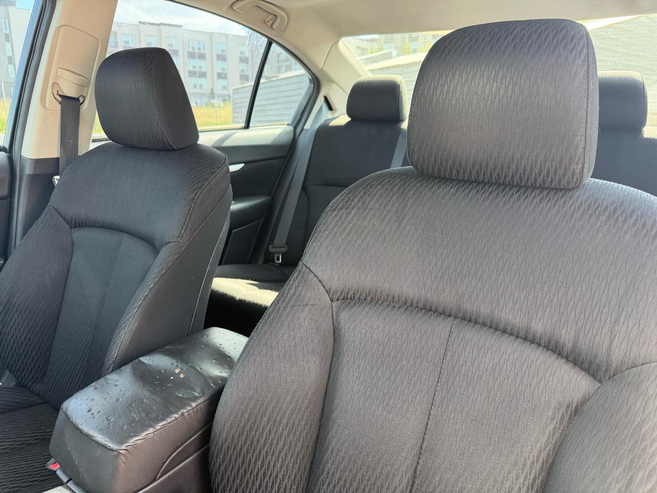 Subaru Legacy 2.5i Premium 2011