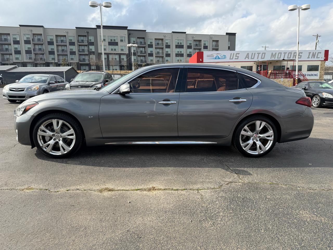 Infiniti Q70 L 3.7 2016
