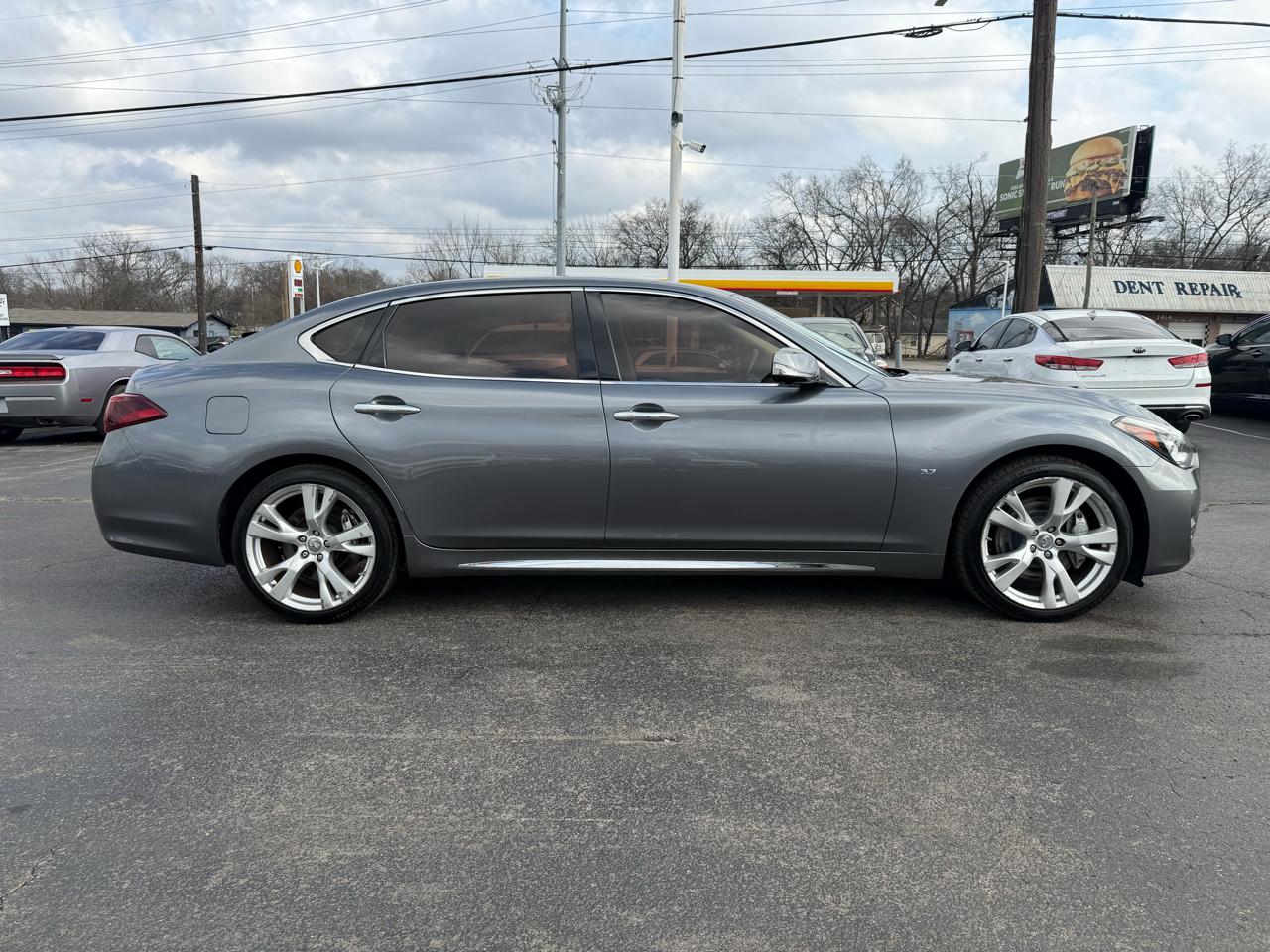 Infiniti Q70 L 3.7 2016