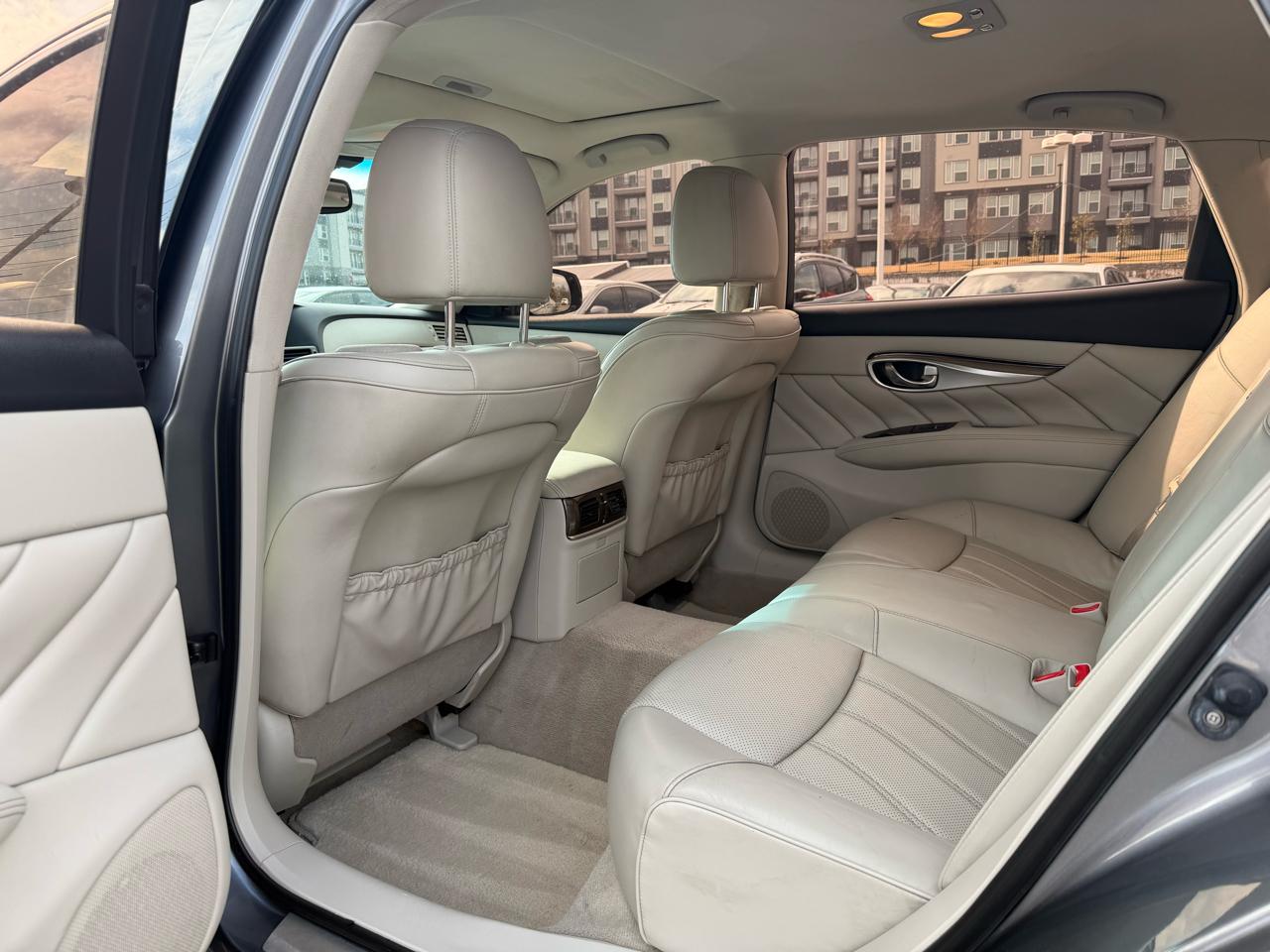 Infiniti Q70 L 3.7 2016