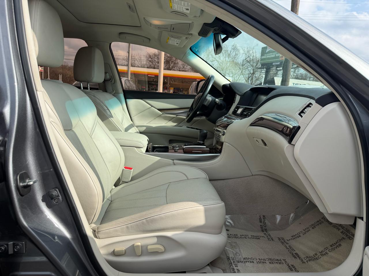 Infiniti Q70 L 3.7 2016