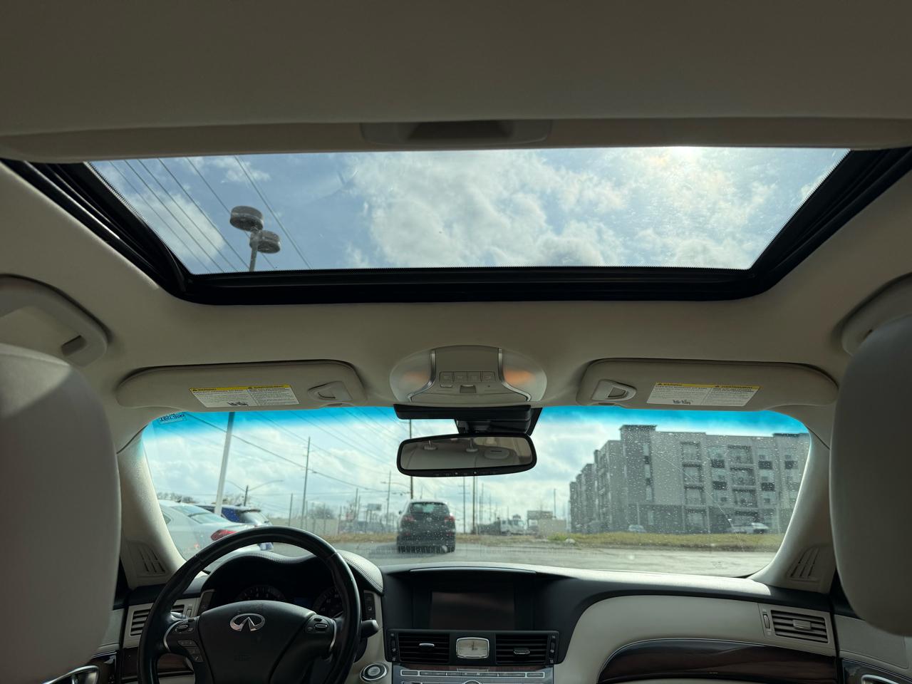 Infiniti Q70 L 3.7 2016