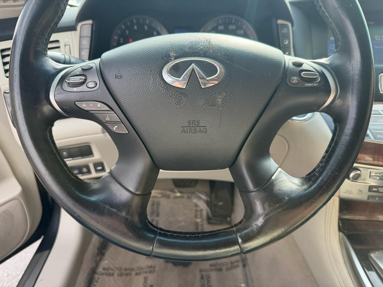 Infiniti Q70 L 3.7 2016