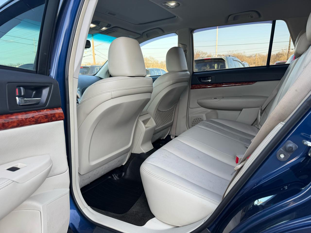 Subaru Outback 3.6R Limited 2011