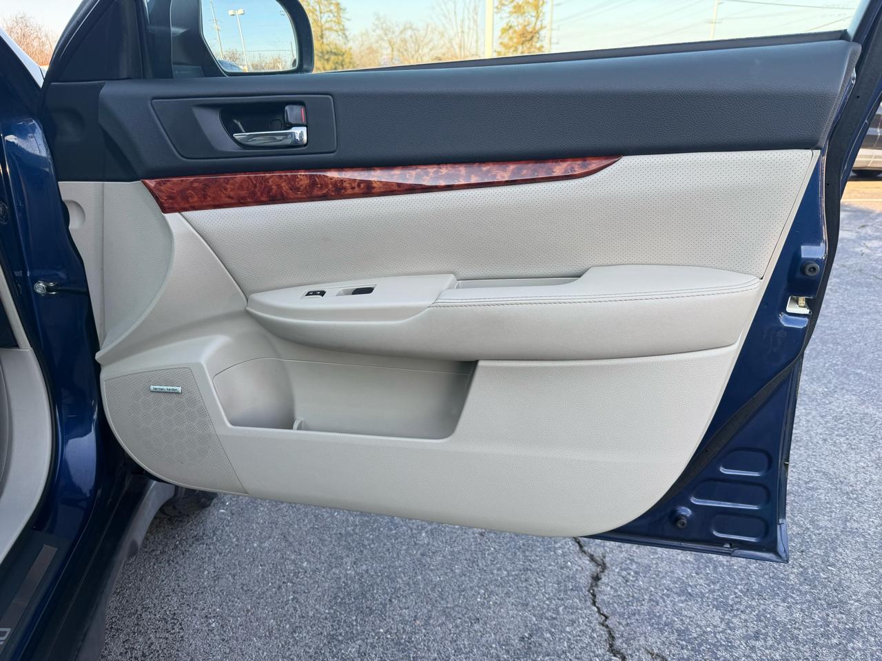 Subaru Outback 3.6R Limited 2011