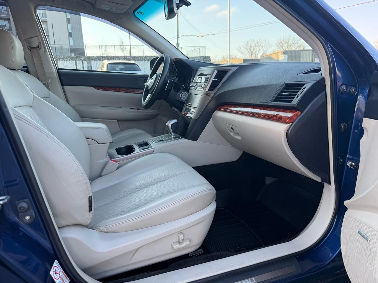 Subaru Outback 3.6R Limited 2011