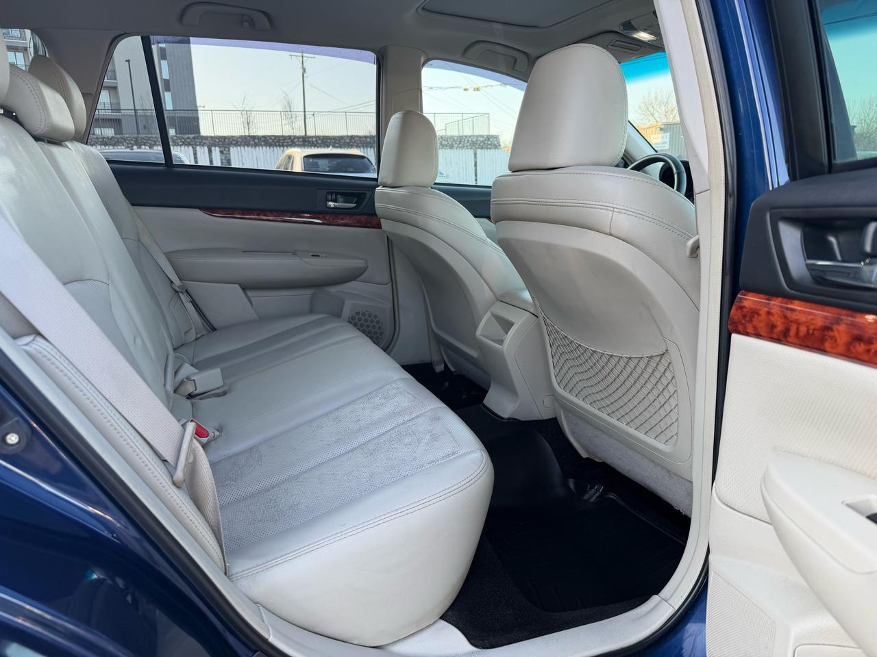 Subaru Outback 3.6R Limited 2011