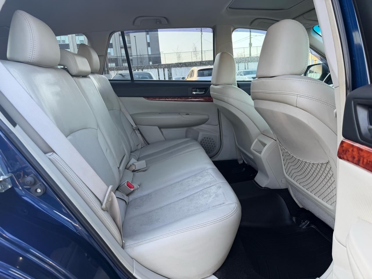 Subaru Outback 3.6R Limited 2011