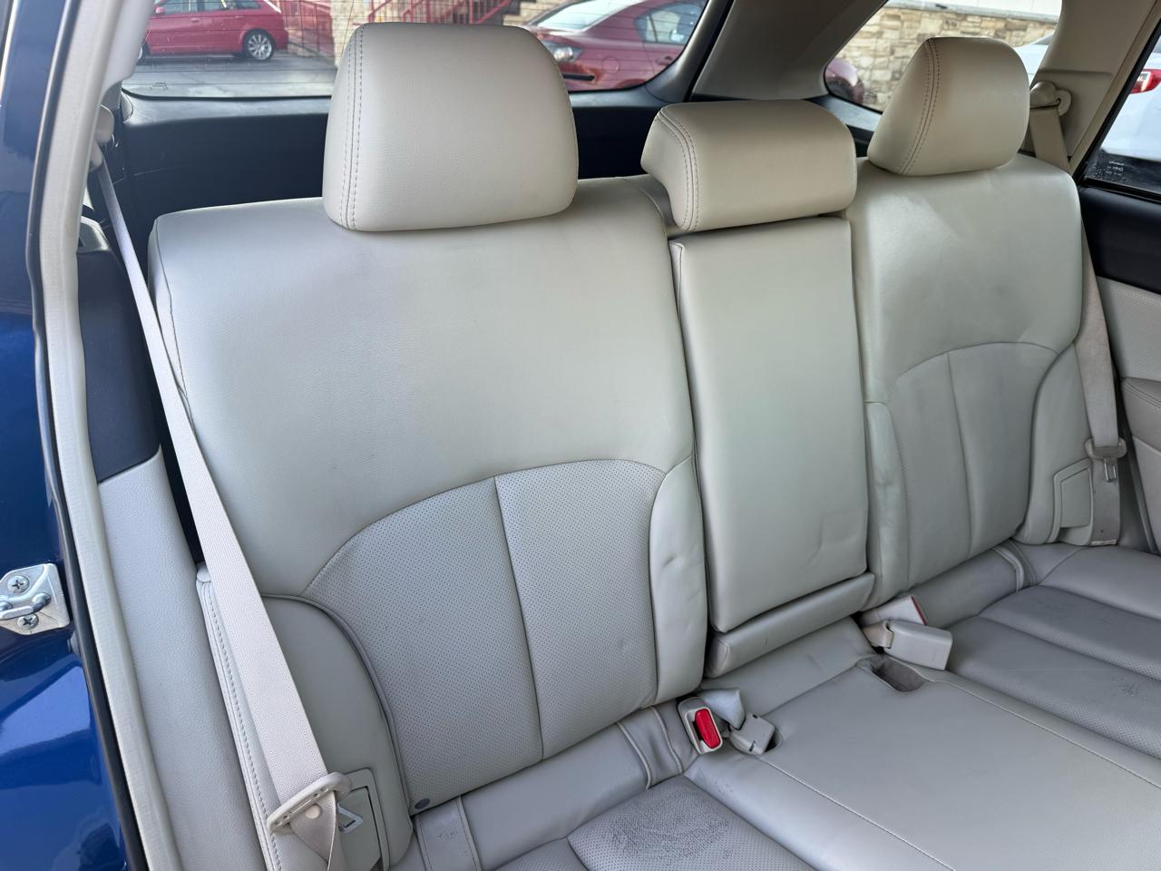 Subaru Outback 3.6R Limited 2011