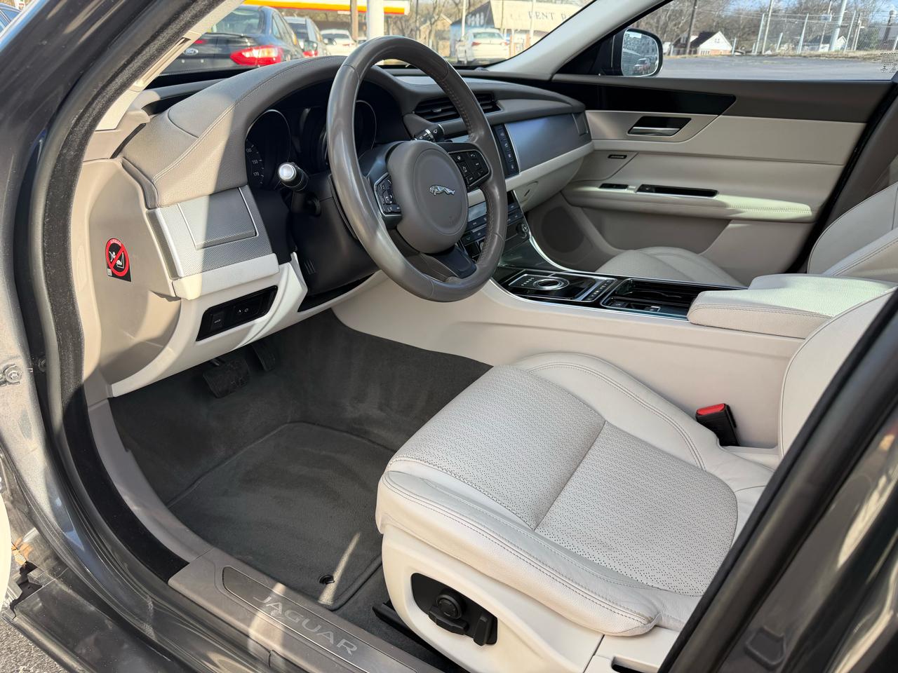 Jaguar XF-Series 35t Prestige 2016