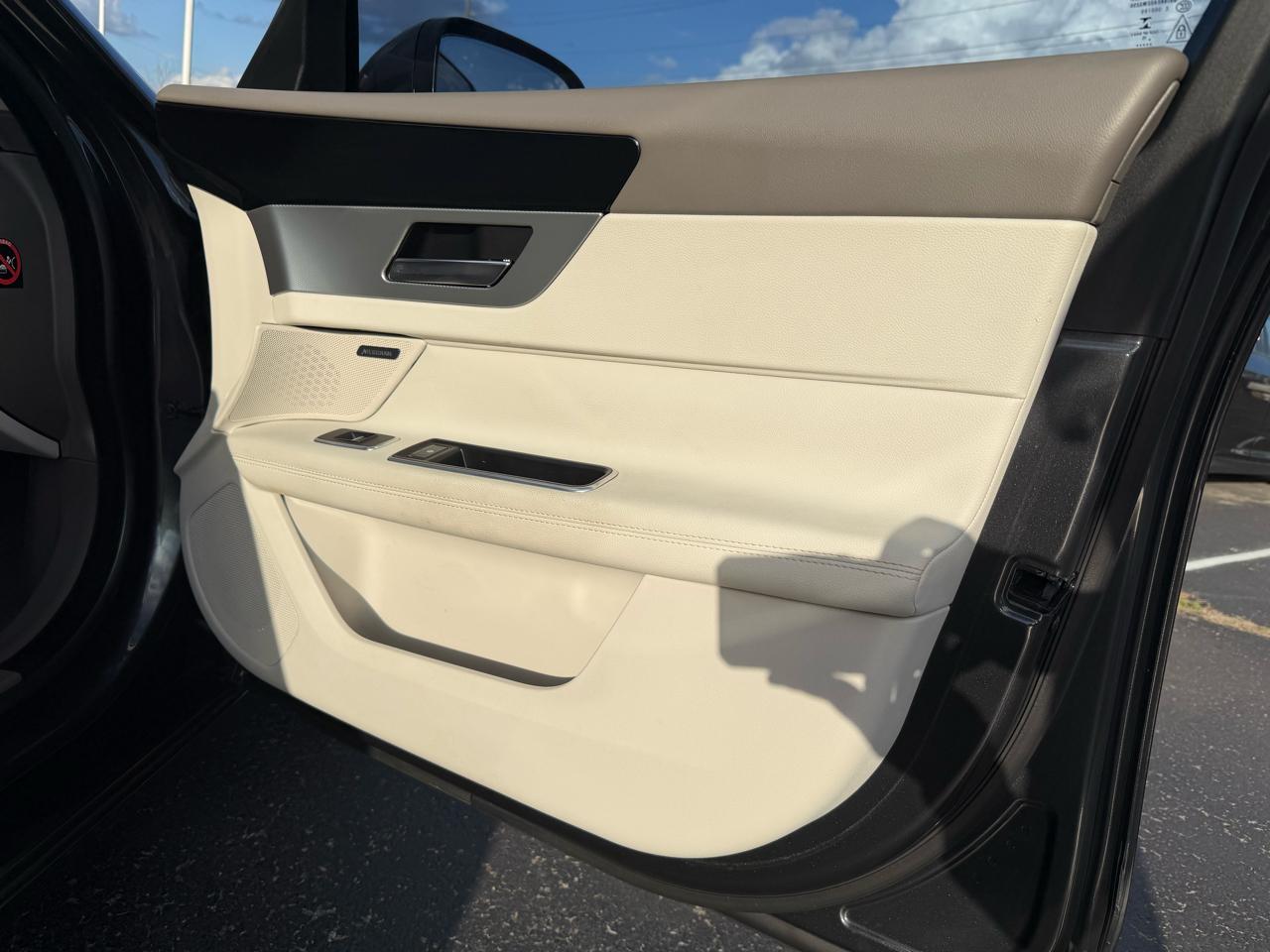 Jaguar XF-Series 35t Prestige 2016