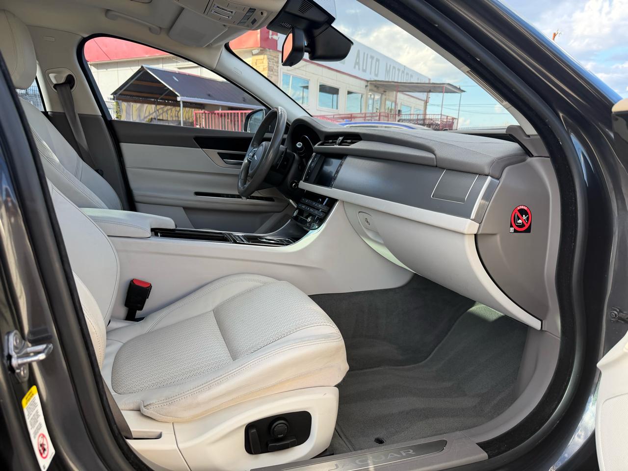 Jaguar XF-Series 35t Prestige 2016