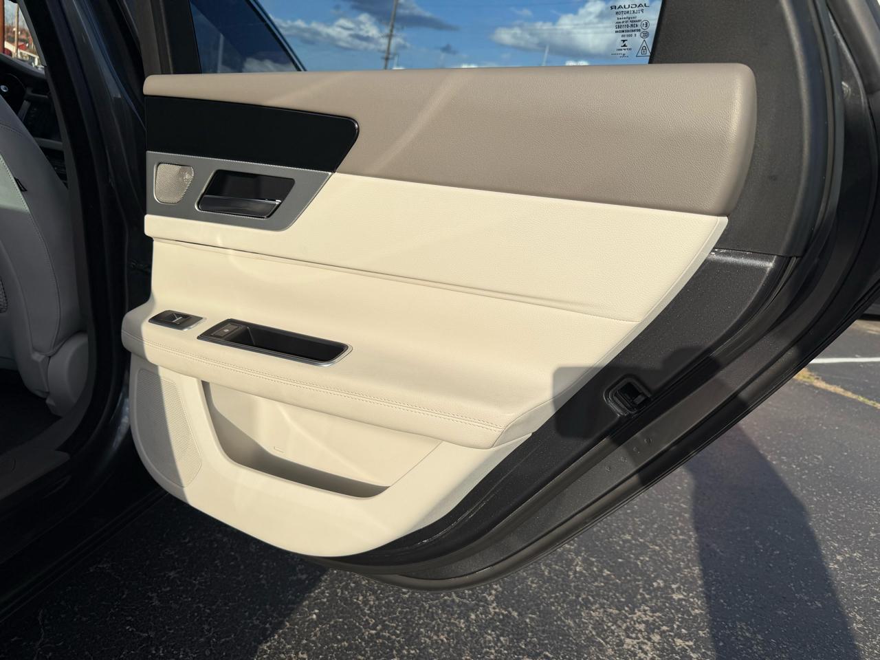 Jaguar XF-Series 35t Prestige 2016