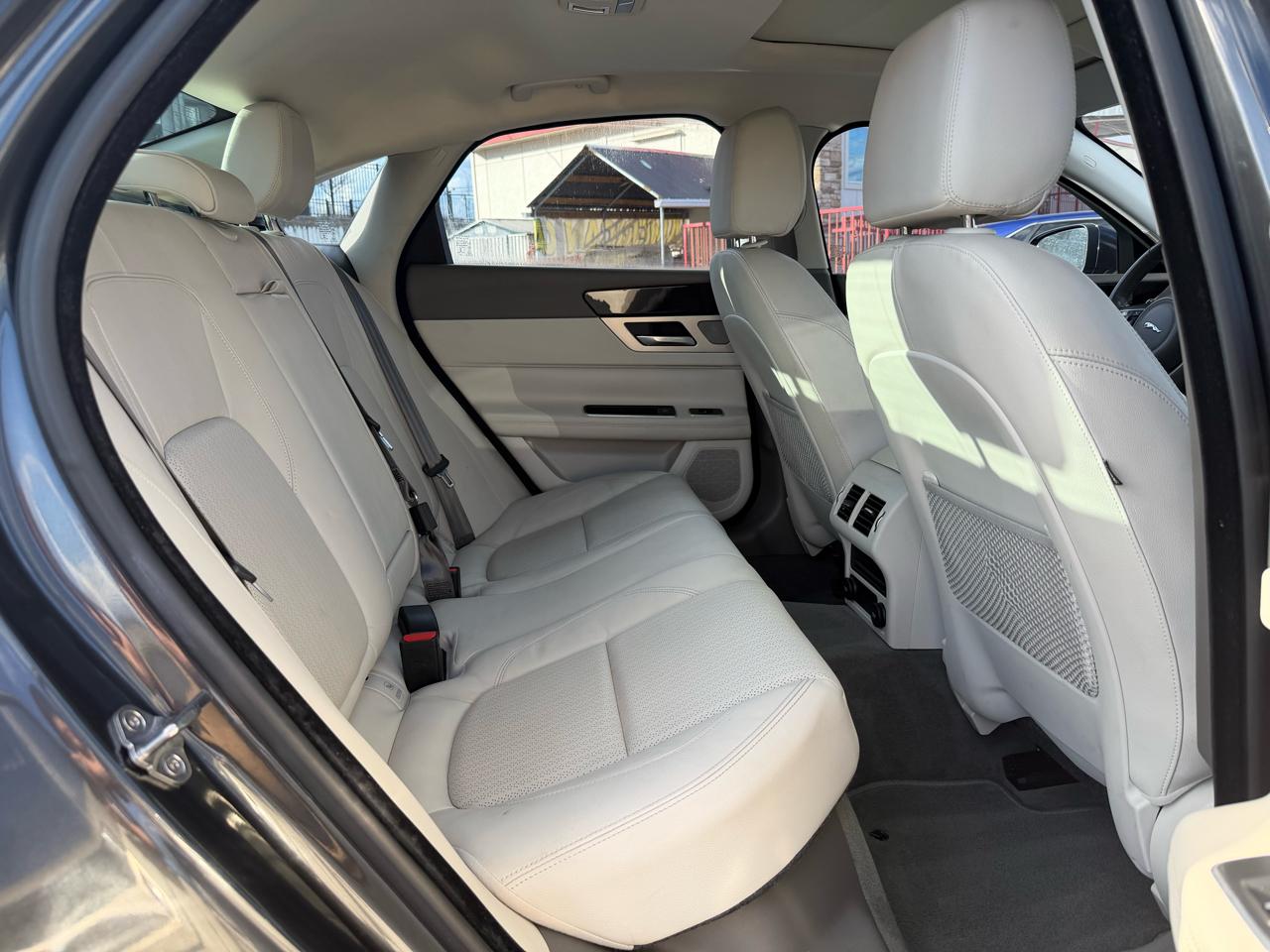 Jaguar XF-Series 35t Prestige 2016