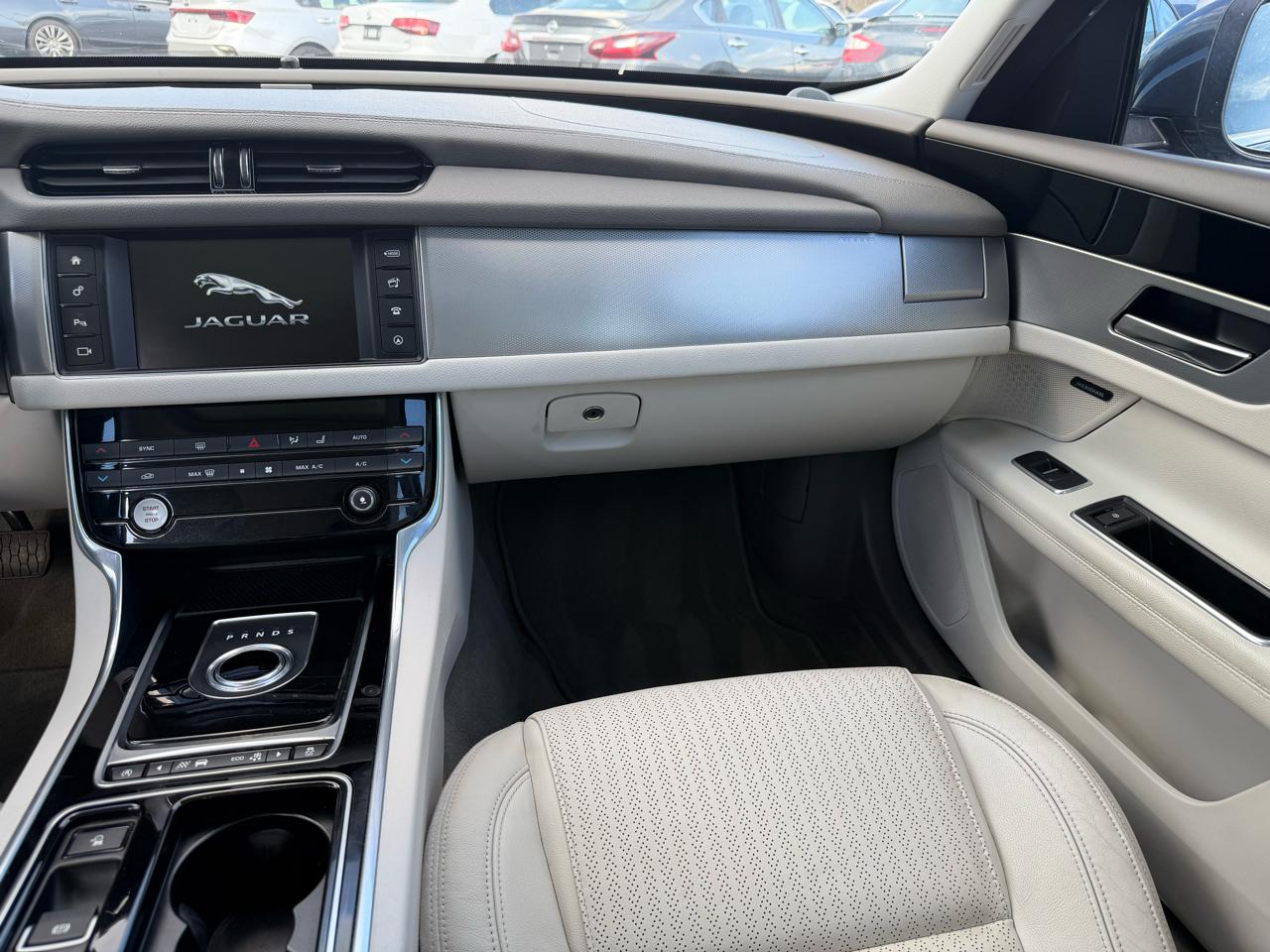 Jaguar XF-Series 35t Prestige 2016