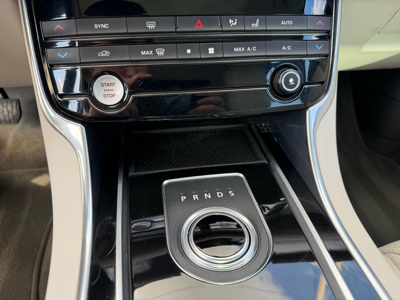 Jaguar XF-Series 35t Prestige 2016