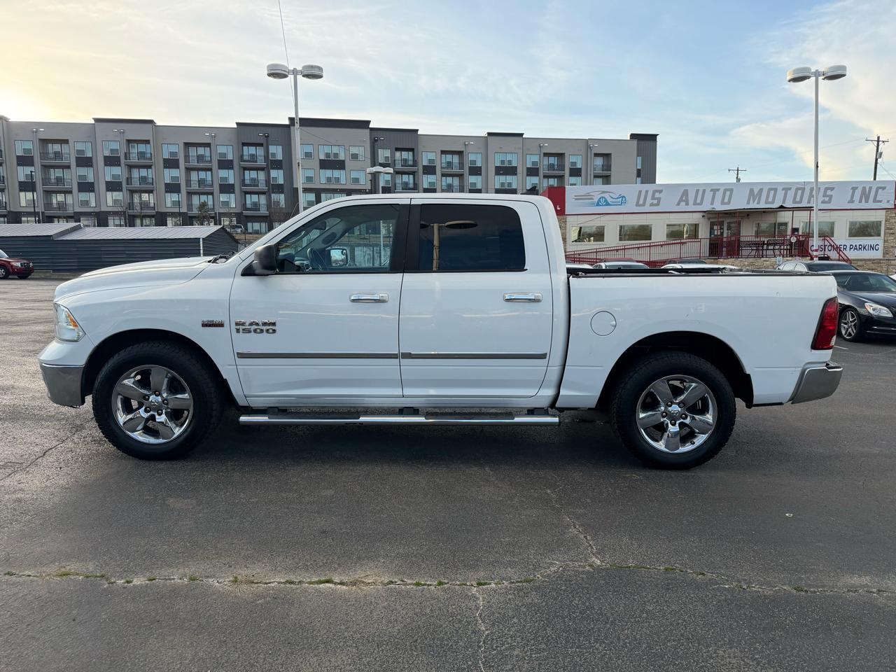 RAM 1500 SLT Crew Cab SWB 2WD 2014