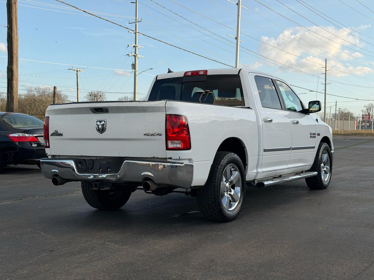 RAM 1500 SLT Crew Cab SWB 2WD 2014