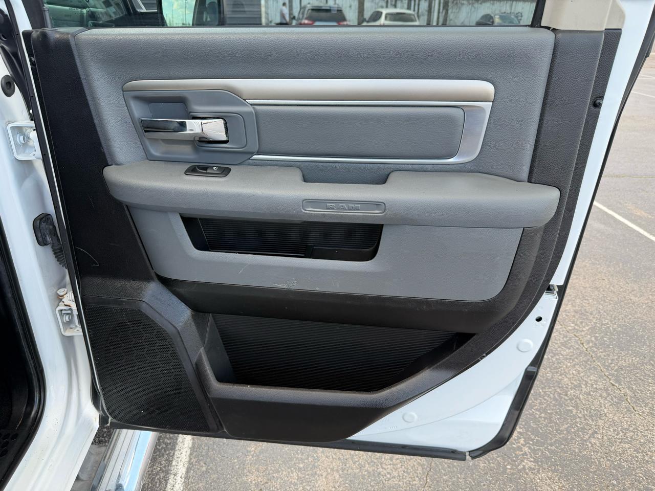 RAM 1500 SLT Crew Cab SWB 2WD 2014