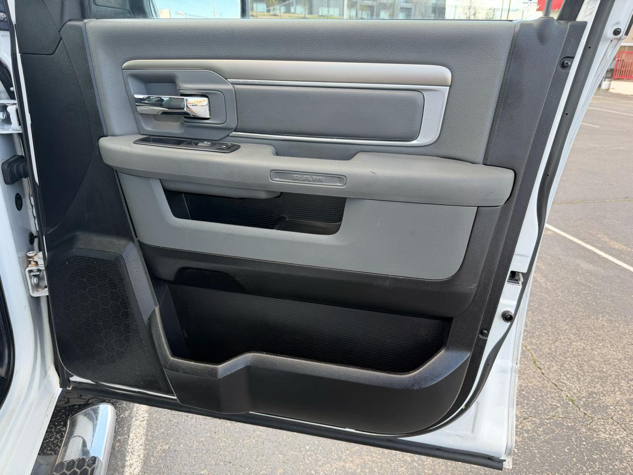 RAM 1500 SLT Crew Cab SWB 2WD 2014