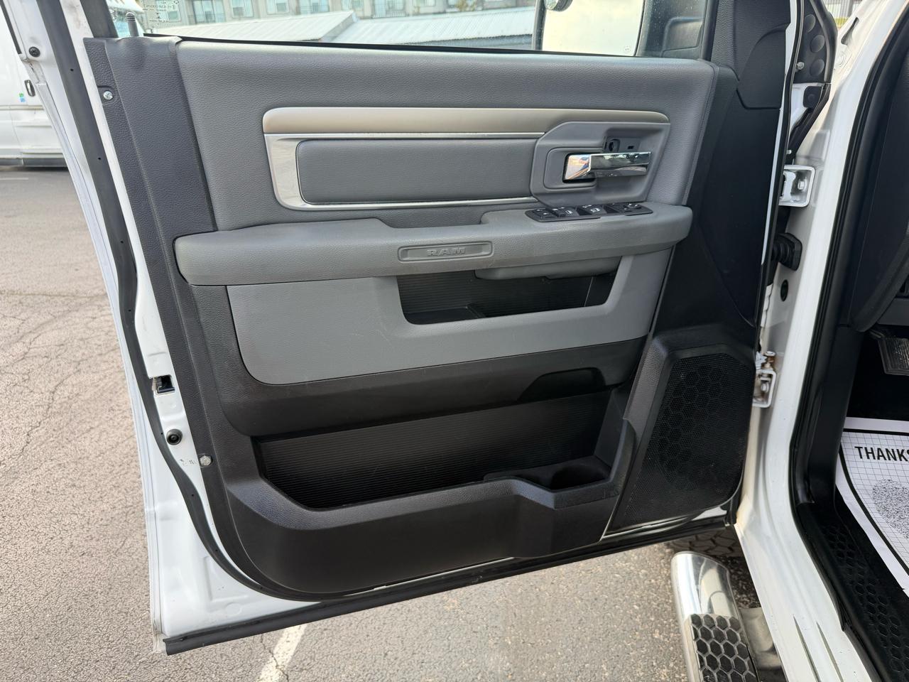 RAM 1500 SLT Crew Cab SWB 2WD 2014