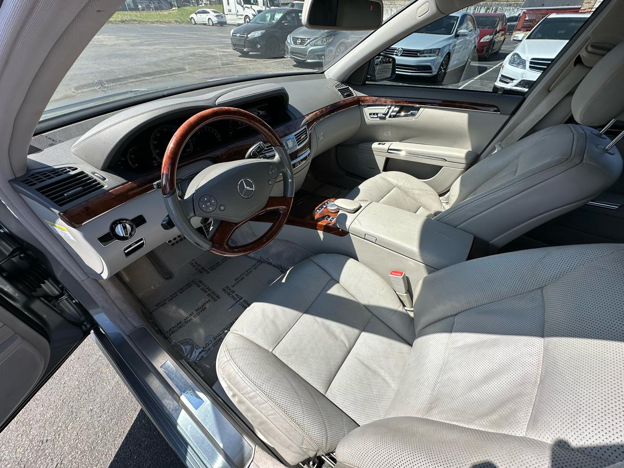 Mercedes-Benz S-Class S550 2013