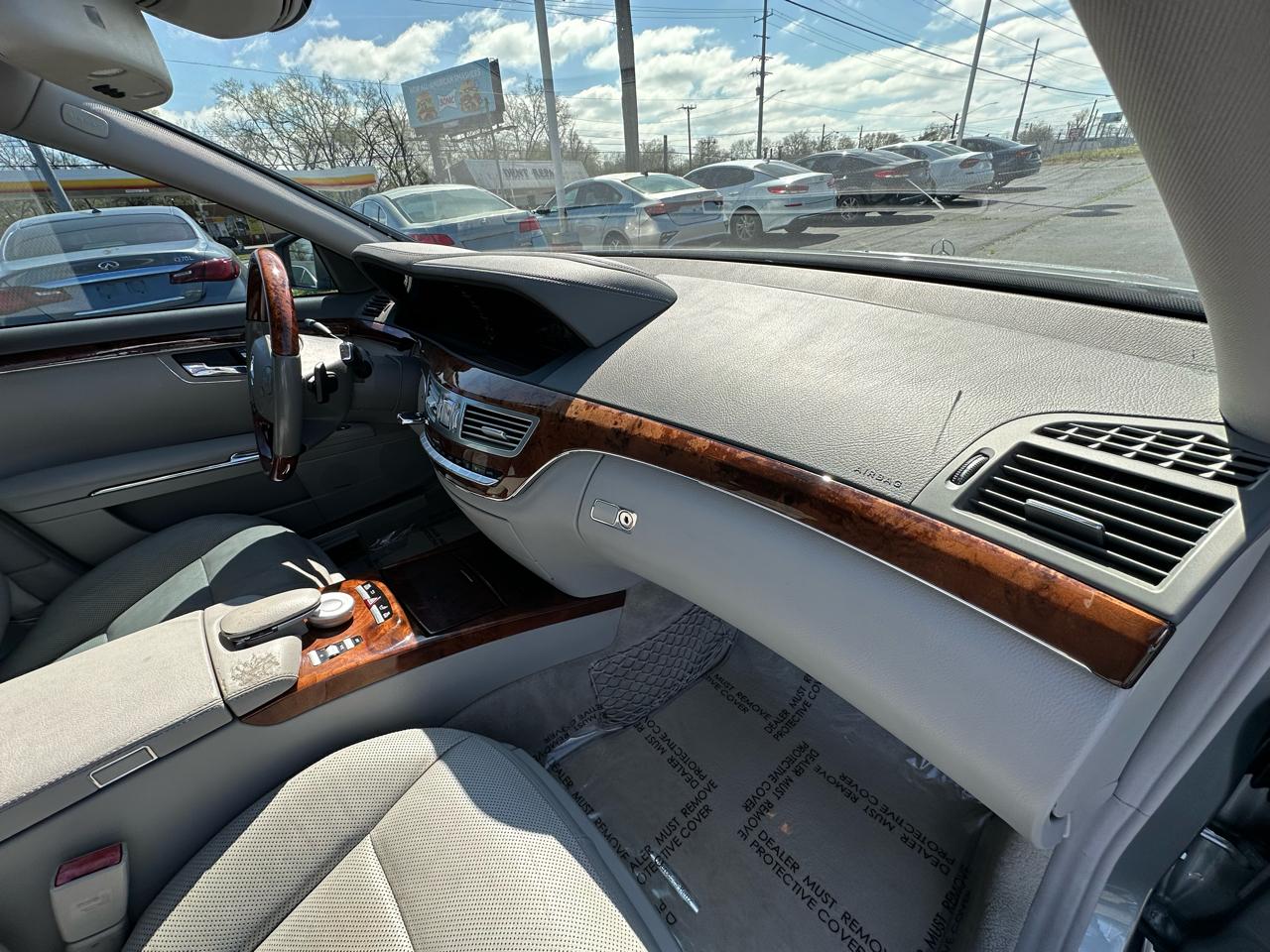 Mercedes-Benz S-Class S550 2013