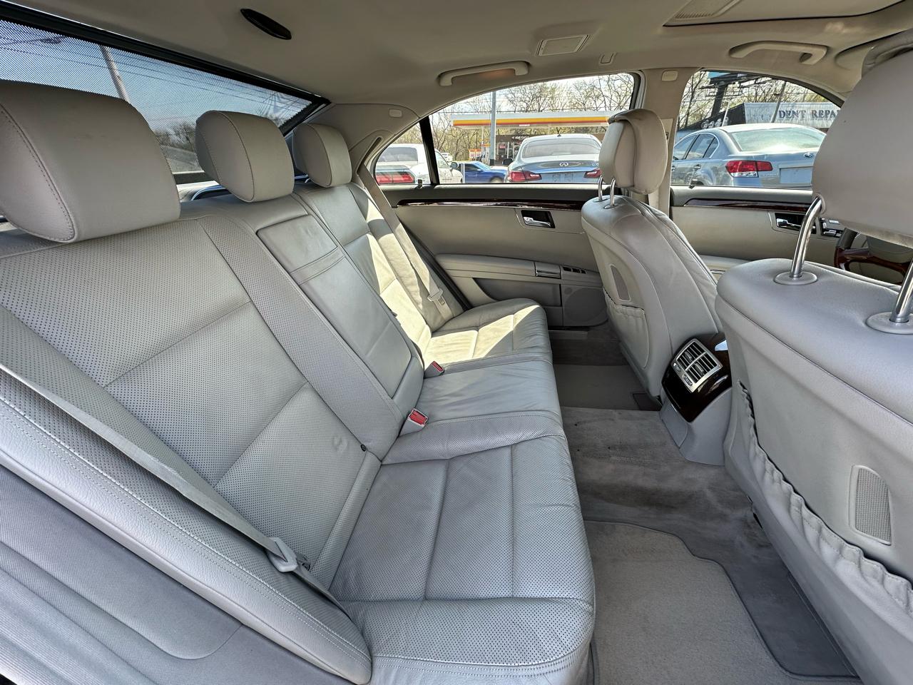 Mercedes-Benz S-Class S550 2013