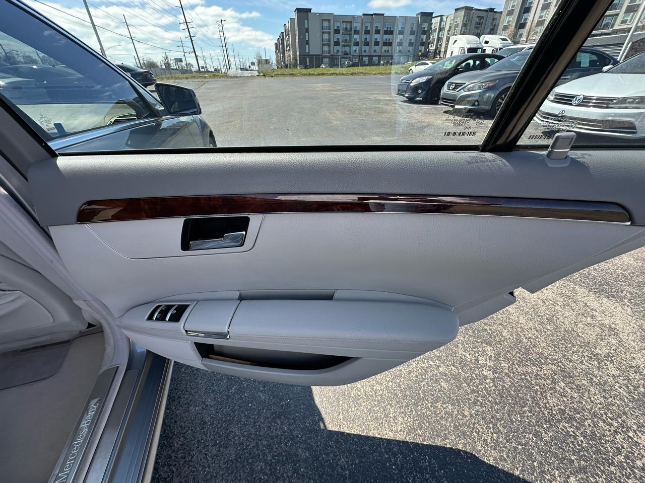 Mercedes-Benz S-Class S550 2013