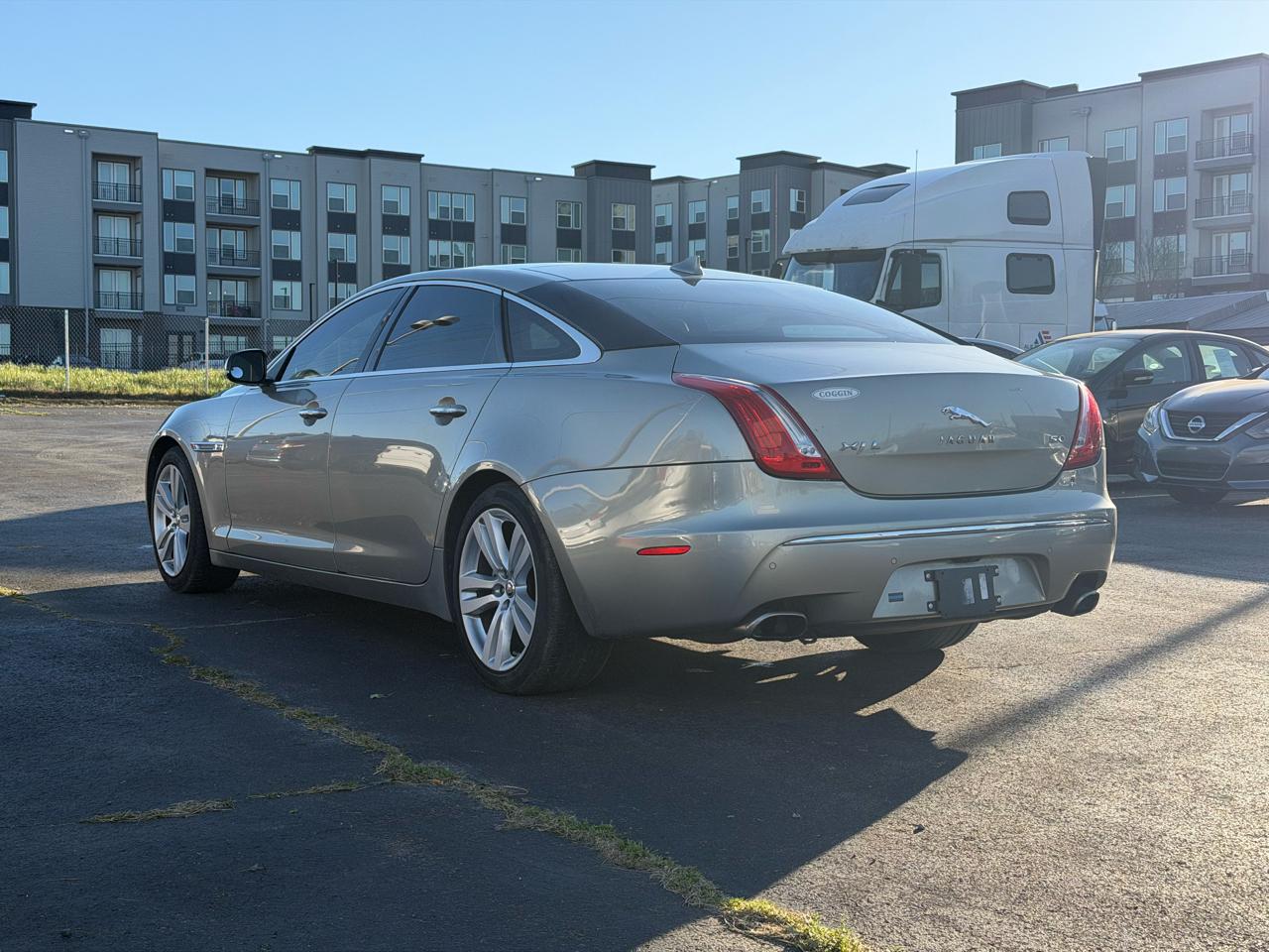 Jaguar XJ-Series XJL Portfolio 2013